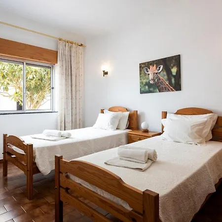 Apartment Flat 12min Walk To The Armacao de Pera