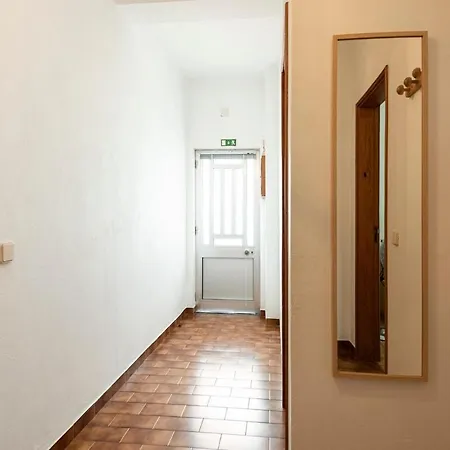 Apartment Flat 12min Walk To The