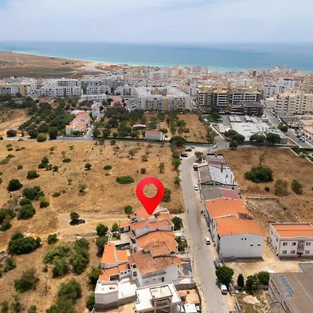 Апартаменты Flat 12min Walk To The Армасан-де-Пера